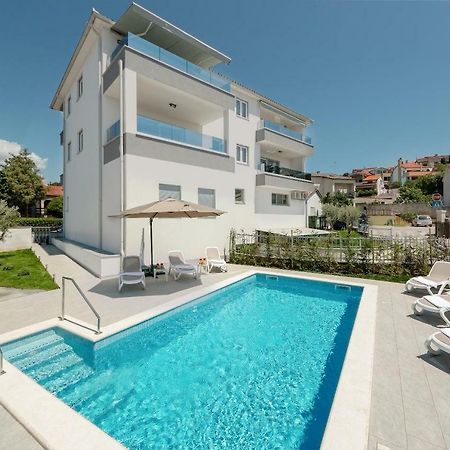 Viras Luxury Holiday Πούλα Εξωτερικό φωτογραφία
